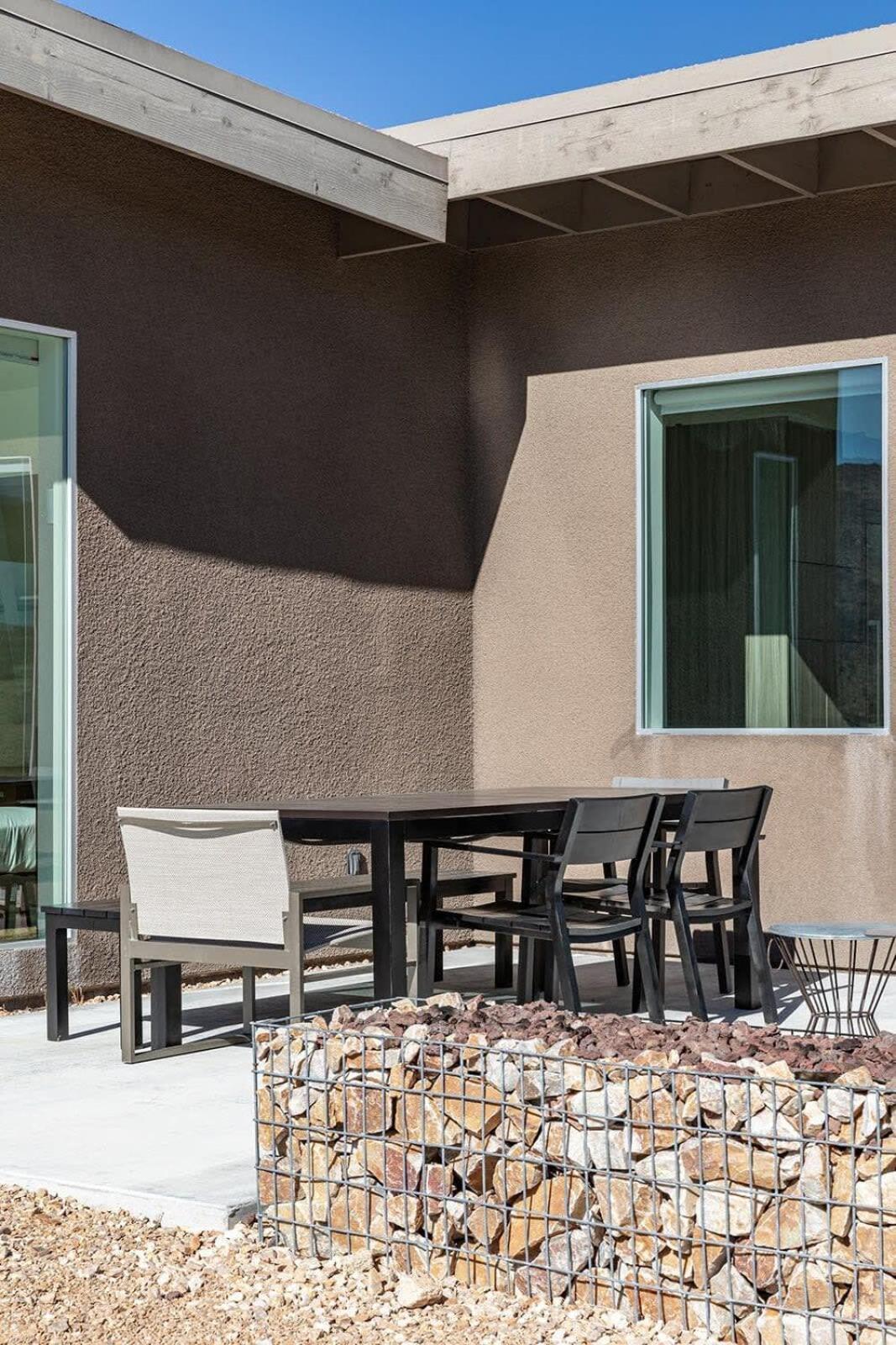 Shelter 2 L A Classic At Joshua Tree Park Entrance Exterior photo